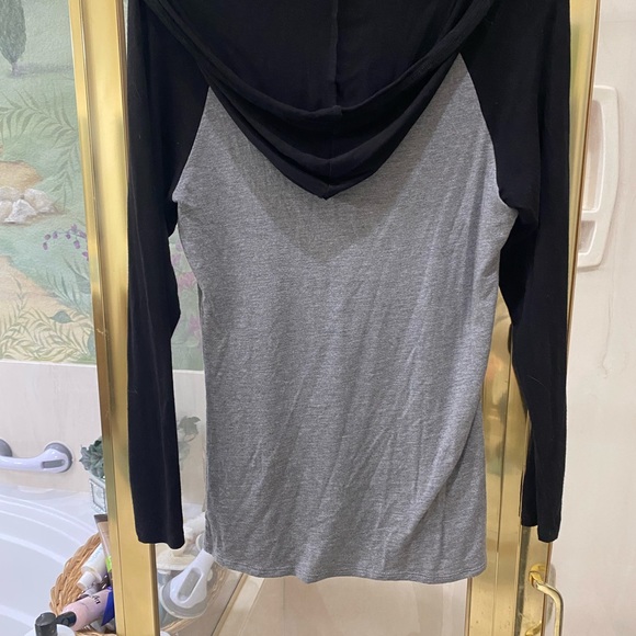 Harley Davidson Long Sleeve with Hood t-shirt with Rhinestones - Picture 5 of 9